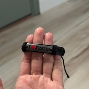 Black 'I Love Jesus' Bracelet